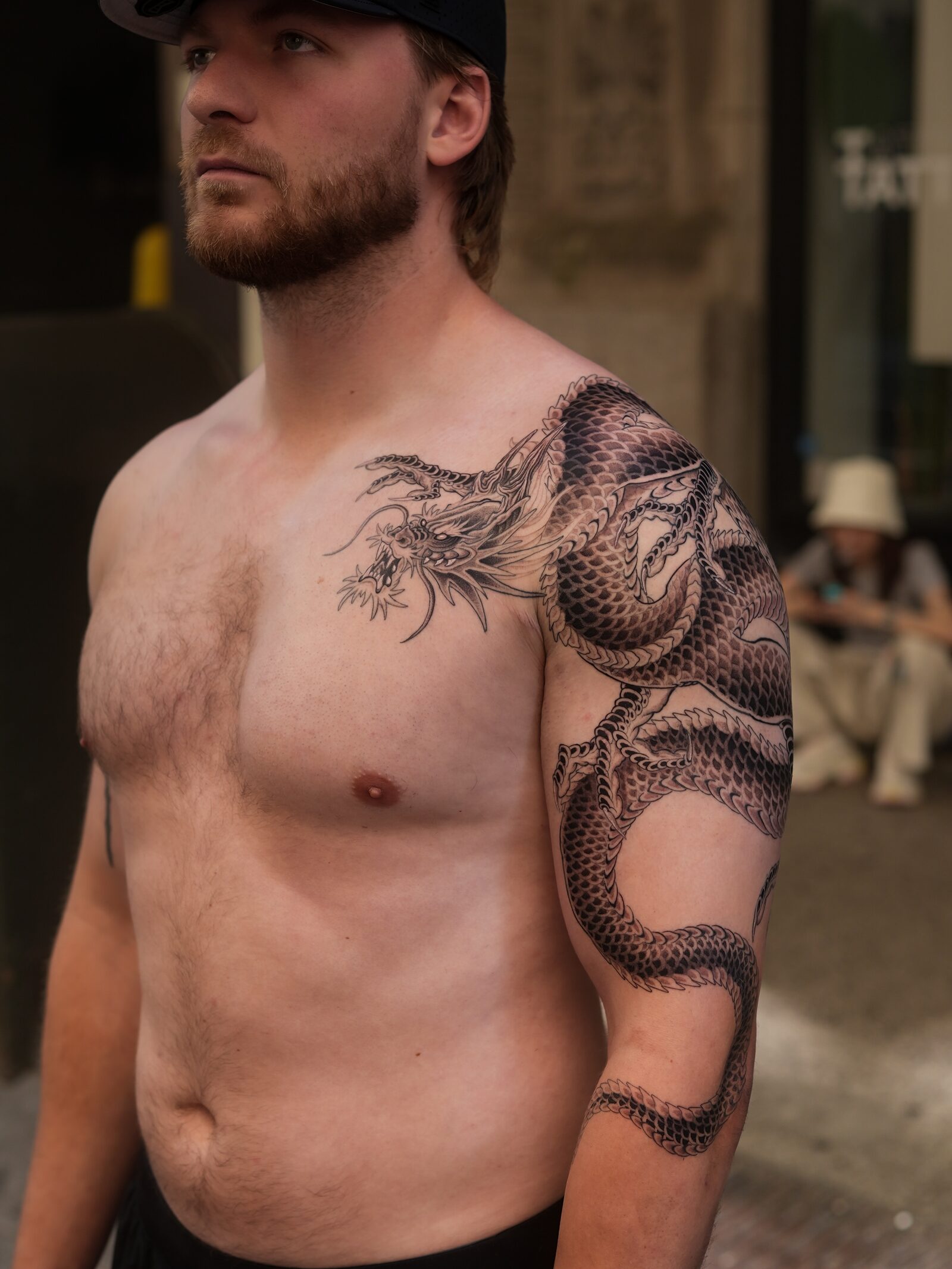 Shoulder dragon